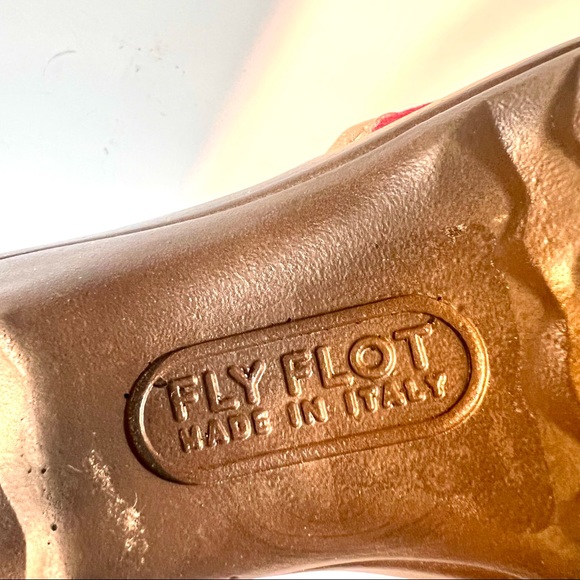 FLY FLOT Red and Gold Metallic Kitten Wedge Sandals—SZ. 38 (6.5 in US) - Picture 11 of 12